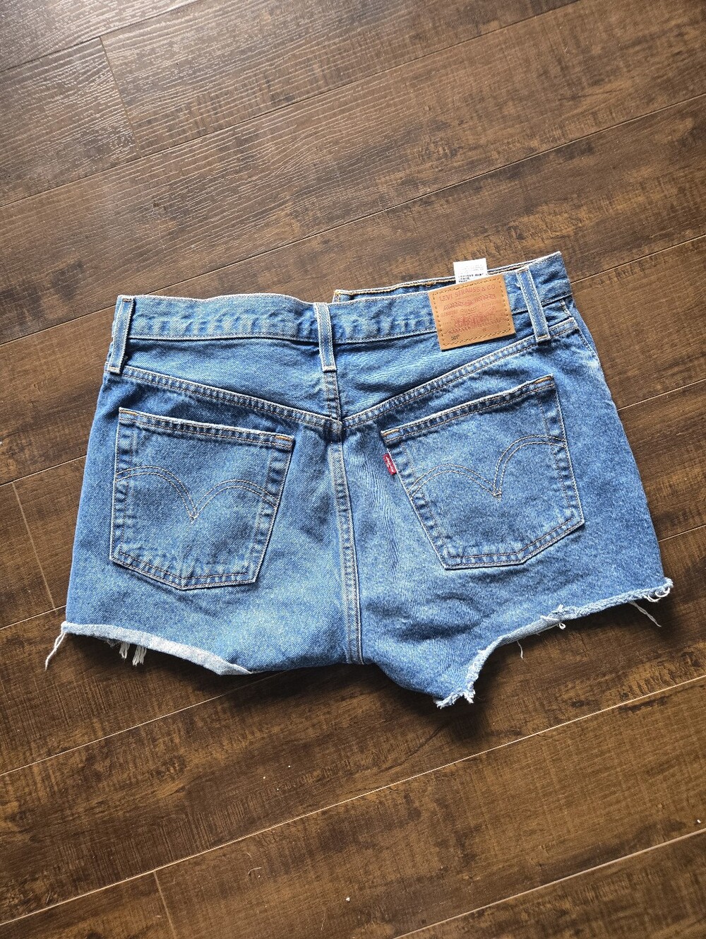 NEW Levi's 501 Classic High Rise Shorts With Button Fly - Picture 5 of 9